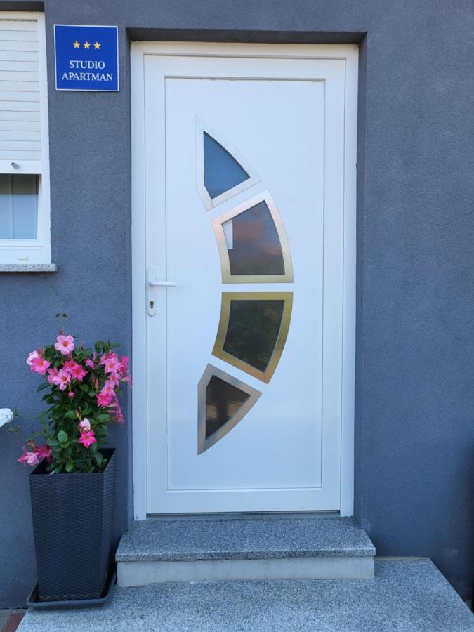 Vigo Apartman Pula Exteriör bild